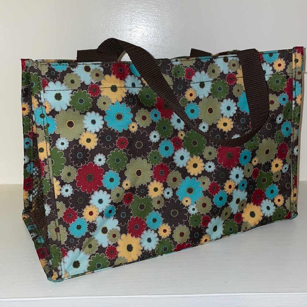 Thirty-One Bag with 2 side net pockets